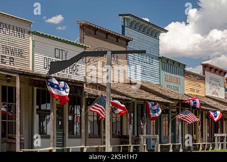 Dodge City, Kansas - Boot Hill Museum, dekoriert für eine Feier im Juli 4.. Das Museum bewahrt die Geschichte und Kultur des alten Westens. Befindet sich auf Stockfoto