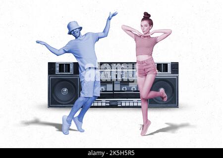 Composite Collage Bild von zwei Mini-Menschen tanzen genießen Musik riesigen Boombox isoliert auf kreativen Hintergrund Stockfoto