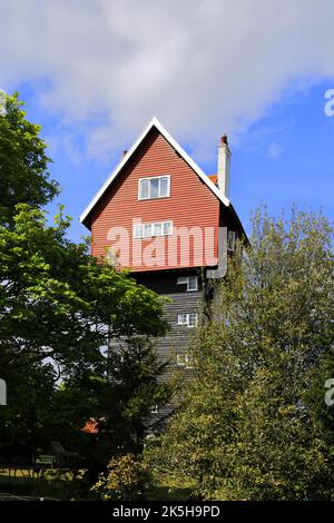 The House in the Clouds, ein renovierter Wasserturm in Thorpeness Village, Suffolk, England, Großbritannien Stockfoto