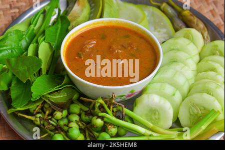 Traditionelle burmesische oder burmesische Fischkonserven-Sauce, Ngapi yay. Stockfoto