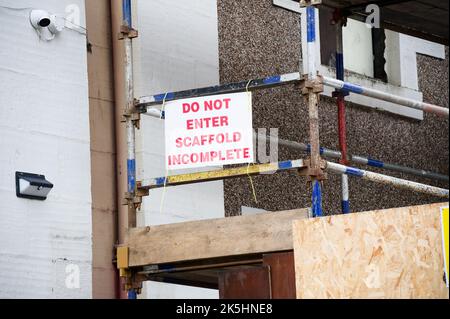 Betreten Sie das Sicherheitsschild der Gerüstbaustelle nicht Stockfoto