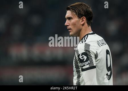 Mailand, Italien. 08. Oktober 2022. Dusan Vlahovic vom FC Juventus reagiert während des Fußballspiels der Serie A zwischen AC Mailand und dem FC Juventus im San Siro-Stadion in Mailand (Italien) am 8.. Oktober 2022. Foto Federico Tardito/Insidefoto Kredit: Insidefoto di andrea staccioli/Alamy Live News Stockfoto