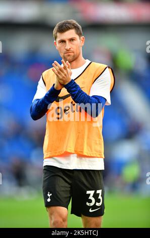 Brighton, Großbritannien. 08. Oktober 2022. Ben Davies von Tottenham Hotspur vor dem Premier League-Spiel zwischen Brighton & Hove Albion und Tottenham Hotspur am 8. 2022. Oktober beim Amex in Brighton, England. (Foto von Jeff Mood/phcimages.com) Quelle: PHC Images/Alamy Live News Stockfoto