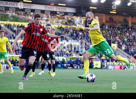 Norwich, Großbritannien. 08. Oktober 2022. Teemu Pukki aus Norwich City in Aktion während des Sky Bet Championship-Spiels zwischen Norwich City und Preston North End in der Carrow Road am 8. 2022. Oktober in Norwich, England. (Foto von Mick Kearns/phcimages.com) Credit: PHC Images/Alamy Live News Stockfoto