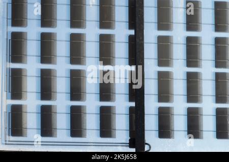 Solarzelle auf dem Solarbaum im Wohngebiet Solar City Ulm, Ulm, Baden-Württemberg, Deutschland Stockfoto