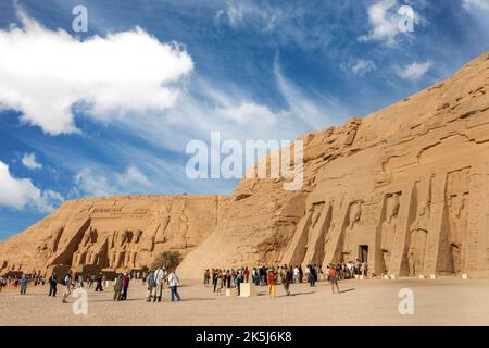 Tempel von Abu Simbel, großer Tempel von Ramses II und der Hathor Tempel von Nefertari, Abu Simbel, Ägypten Stockfoto