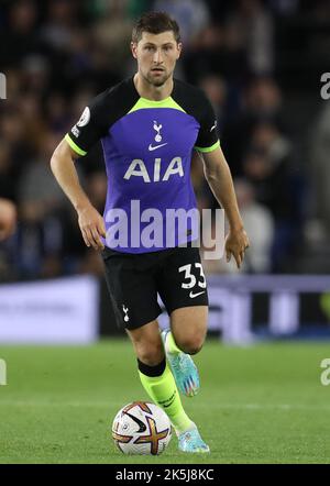 Brighton and Hove, England, 8.. Oktober 2022. Ben Davies von Tottenham Hotspur während des Premier League-Spiels im AMEX Stadium, Brighton und Hove. Bildnachweis sollte lauten: Paul Terry / Sportimage Stockfoto