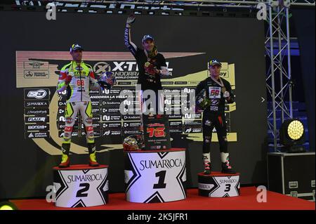 ANDORRA LA VELLA, ANDORRA - 2022. OKTOBER 8: T. BOU (SPANIEN) AUF DEM PODIUM DER FIM X-TRIAL WELTMEISTERSCHAFT ANDORRA LA VELLA. Stockfoto