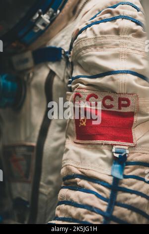 Kosmonauten-Raumanzug im sowjetischen Raumfahrtprogramm, ausgestellt im Museum für Kosmonauten, Moskau, Russland Stockfoto