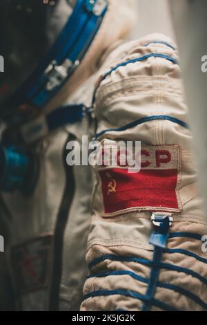 Kosmonauten-Raumanzug im sowjetischen Raumfahrtprogramm, ausgestellt im Museum für Kosmonauten, Moskau, Russland Stockfoto