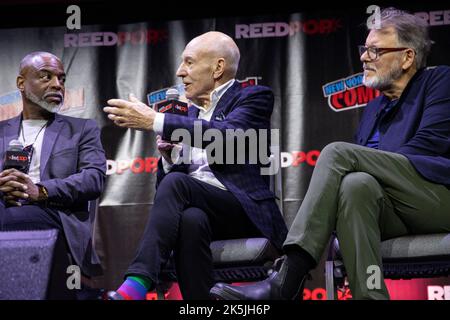 New York, USA. 08. Oktober 2022. Cast-Mitglieder von Paramount Plus's Syar Trek Picard-Panel am NYCC. Veronica Bruno/Alamy Stockfoto