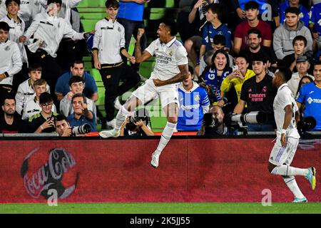 8. Oktober 2022: GETAFE, SPANIEN - 8. OKTOBER: Ã‰der Militao von Real Madrid CF während des Spiels zwischen Getafe CF und Real Madrid CF von La Liga Santander am 8. Oktober 2022 im Coliseum Alfonso Pérez in Getafe, Spanien. (Bild: © Samuel CarreÃ±O/PX Imagens via ZUMA Press Wire) Stockfoto