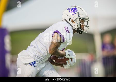 8. Oktober 2022: Abilene Christian kehrt während des NCAA-Fußballspiels zwischen den Abilene Christian Wildcats und den Stephen F. Austin Lumberjacks im Homer Bryce Stadium in Nacogdoches, Texas, zu einem positiven Auftakt zurück. Prentice C. James/CSM Stockfoto