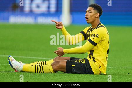 Jude Bellingham , Nr. 22 BVB im Spiel BORUSSIA DORTMUND - FC BAYERN MÜNCHEN 1.Deutsche Fußballliga am 8. Oktober 2022 in Dortmund, Deutschland. Saison 2022/2023, Spieltag 9, 1.Bundesliga, FCB, München, 9.Spieltag © Peter Schatz / Alamy Live News - die DFL-VORSCHRIFTEN VERBIETEN DIE VERWENDUNG VON FOTOGRAFIEN als BILDSEQUENZEN und/oder QUASI-VIDEO - Stockfoto