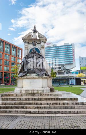 Statue der Königin Victoria in Piccadilly Gardens, Manchester City Centre, England. Stockfoto