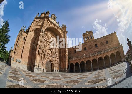 Convento de San Esteban in Salamanca, Spanien. Eine dominikanische Kloster, das Convento de San Esteban (Saint Stephen) wurde 1524 auf Initiative von gebaut Stockfoto