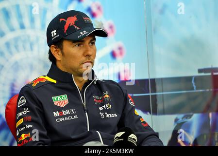 Suzuka, Japan. 9. Okt 2022. Sergio Perez (MEX) Red Bull Racing, Portrait im Nachlauf FIA Pressekonferenz während des Formel 1 Honda Grand Prix von Japan 2022, 18. Runde der FIA Formel 1 Weltmeisterschaft 2022 vom 7. Bis 9. Oktober 2022 auf der Suzuka International Racing Course, in Suzuka, Präfektur Mie, Japan - Foto: Dppi/DPPI/LiveMedia Kredit: Unabhängige Fotoagentur/Alamy Live News Stockfoto