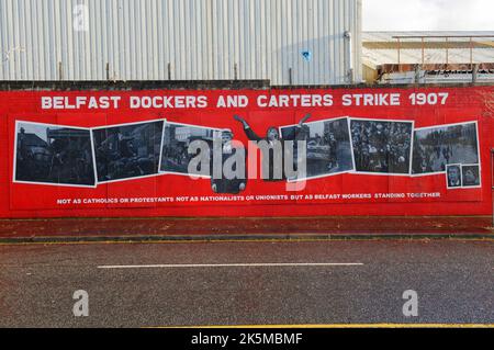 Wandbild an der Wand aus Belfast Falls Road zum Gedenken an die Belfast Dockers und Fuhrleute Streik 1907 Stockfoto