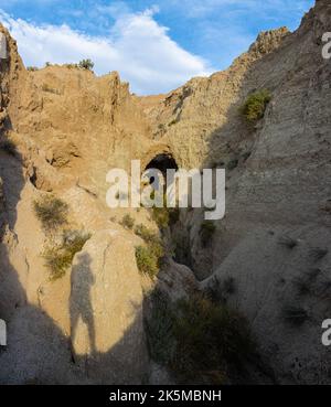 Bögen in den erodierten Wänden des Norbeck Pass, Badlands National Park, South Dakota, USA Stockfoto