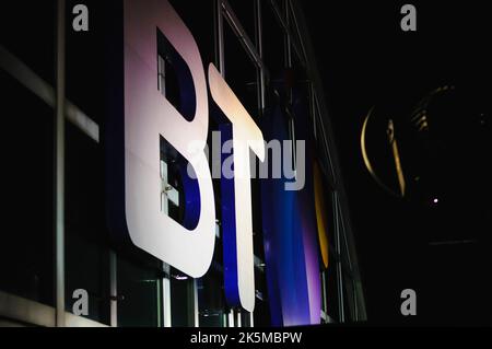 BT-Schild oben am Riverside Tower Stockfoto