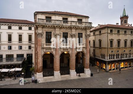 Vicenza, Italien - 12 2022. August: Loggia del Capitaniato Palast auf der Piazza dei Signori Stockfoto