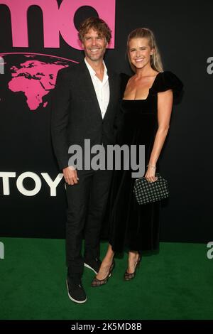 Los Angeles, Ca. 8. Oktober 2022. Eric Christian Olsen, Sarah Wright bei der Gala 2022 Environmental Media Association Awards am 8. Oktober 2022 in Los Angeles, Kalifornien. Quelle: Saye Sadou/Media Punch/Alamy Live News Stockfoto