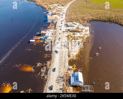 Luftdrohnen Inspektion Foto Matlacha Florida Hurkan Ian Nachwirkungen Schäden und Trümmer durch Überschwemmungen und Sturmflut circa Oktober 2022 Stockfoto