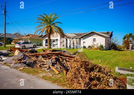 Punta Gorda, FL, USA - 8. Oktober 2022: Häuser in Punta Gorda, Florida, schwer beschädigt durch den US-amerikanischen Unfallbericht Stockfoto