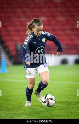 CHRISTIE MURRAY, eine schottische Fußballspielerin, fotografiert während einer Aufwärm- und Trainingseinheit im Hampden Park Glasgow Scotland Stockfoto