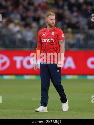 Optus Stadium, Perth, Australien. 9. Oktober 2022. T20 international Cricket Australia versus England; Ben Stokes of England im Feld Credit: Action Plus Sports/Alamy Live News Stockfoto