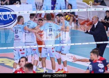 PalaBianchini, Latina, Italien, 09. Oktober 2022, Jubel Top Volley Cisterna während der Top Volley Cisterna gegen Gioiella Prisma Taranto - Volleyball Italienische Serie A Männer Superliga Meisterschaft Stockfoto