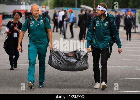 9.. Oktober 2022; Suzuka Circuit, Ino, Suzuka City, Präfektur Mie, Japan: FIA F1 Grand Prix of Japan, Renntag; Aston Martin Aramco Cognizant F1 Team, Sebastian Vettel Stockfoto