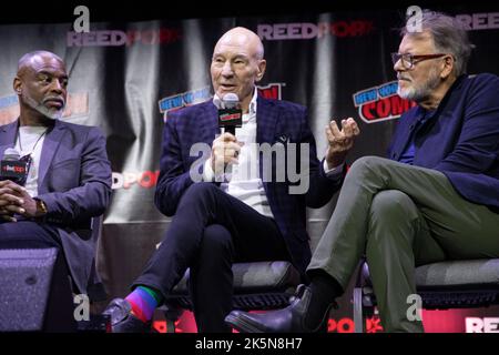 New York, USA. 08. Oktober 2022. Cast-Mitglieder von Paramount Plus's Syar Trek Picard-Panel am NYCC. Veronica Bruno/Alamy Stockfoto