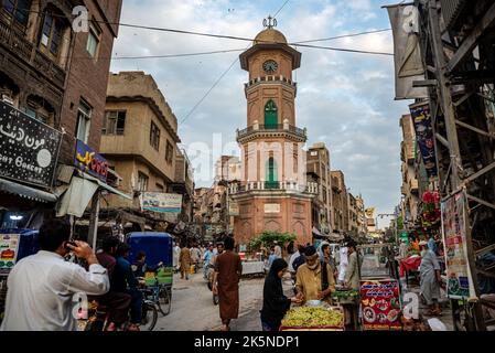 Straßenmarkt in Peshawar, Provinz Khyber Pakhtunkhwa, Pakistan Stockfoto