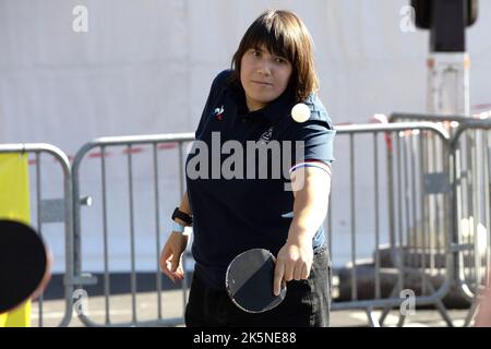 Paris, Frankreich, 8. Oktober 2022, Paralympischer Tag, Léa Ferney, Silbermedaillengewinnerin für Tischtennis, François Loock/alamy Stockfoto