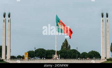 Flagge Portugals im Eduardo VII Park in Lissabon, Portugal Stockfoto