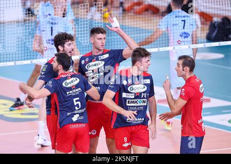 PalaBianchini, Latina, Italien, 09. Oktober 2022, Jubel Gioiella Prisma Taranto während der Top Volley Cisterna gegen Gioiella Prisma Taranto - Volleyball Italienische Serie A Männer Superliga Meisterschaft Stockfoto