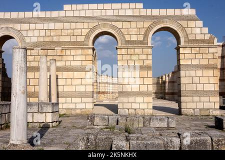 Pliska, die erste Hauptstadt des ersten bulgarischen Reiches im Mittelalter, ist heute eine kleine Stadt in der bulgarischen Provinz Shumen Stockfoto