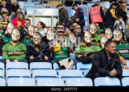 Coventry, Großbritannien. 09. Oktober 2022. Northampton Saints Unterstützer während des Spiels der Gallagher Premiership gegen Northampton Saints in der Coventry Building Society Arena, Coventry, Großbritannien, 9.. Oktober 2022 (Foto von Nick Browning/News Images) in Coventry, Großbritannien am 10/9/2022. (Foto von Nick Browning/News Images/Sipa USA) Quelle: SIPA USA/Alamy Live News Stockfoto