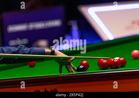 Hongkong, China. 09. Oktober 2022. Marco Fu in Aktion während des letzten Spiels des Snooker-Turniers der Hong Kong Masters gegen Ronnie O'Sullivan im Hong Kong Coliseum. Endergebnis; Ronnie O'Sullivan 6:4 Marco Fu. Kredit: SOPA Images Limited/Alamy Live Nachrichten Stockfoto