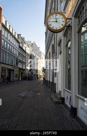 Kopenhagen, Dänemark. Oktober 2022. Außenansicht des Markenstaus Patek Philippe im Stadtzentrum Stockfoto