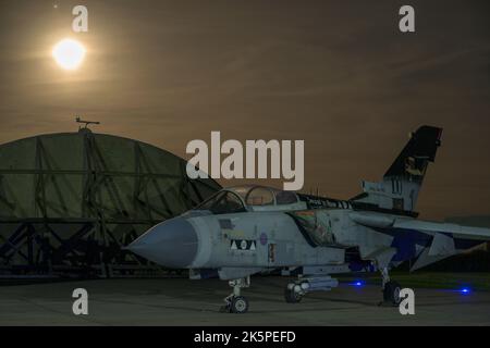 Letzter Nachtshooting im Cornwall Aviation Heritage Centre vor seiner Schließung am 31. 2022. Oktober Stockfoto