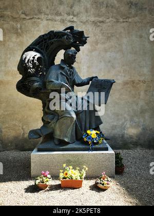 Statue des ukrainischen Dichters Taras Hryhorovych Schevchenko, im Garten der Oblatenbibliothek, Stadtzentrum von Florenz, Toskana, Italien Stockfoto