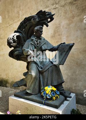 Statue des ukrainischen Dichters Taras Hryhorovych Schevchenko, im Garten der Oblatenbibliothek, Stadtzentrum von Florenz, Toskana, Italien Stockfoto