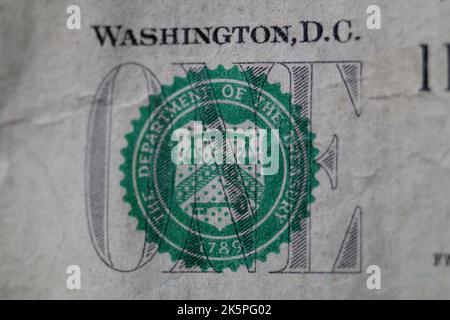 Nahaufnahme Detail aus den Vereinigten Staaten ein Dollar Bill zeigt das Department of the Treasury Seal Stockfoto