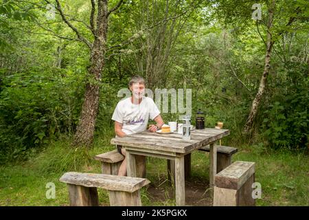 Besucher des Eco Cafe in der Nähe von Abriachan am Great Glen Way, Inverness, Schottland, Stockfoto