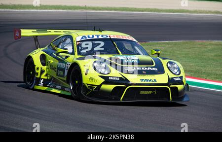 Porsche 911 GT3 Racing super Auto Aktion schnelle Fahrt auf Asphalt Rennstrecke. Imola, Italien, juni 18 2022. DTM Stockfoto