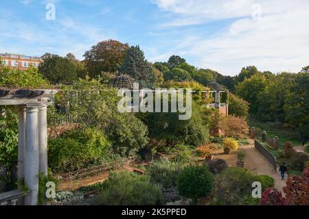 The Hill Gardens und Pergola auf der Westseite von Hampstead Heath, North London, Großbritannien Stockfoto