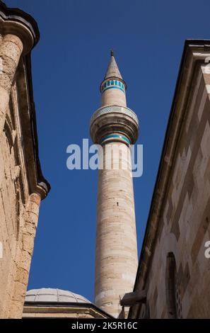 Minarettturm im Mevlana Museum, Konya, Türkei. Stockfoto