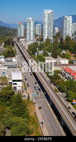 Luftaufnahme der Skyline von Coquitlam und Wohnhäusern. Aufgenommen im Großraum Vancouver, British Columbia, Kanada. Reisefoto, Nobody-Octob Stockfoto